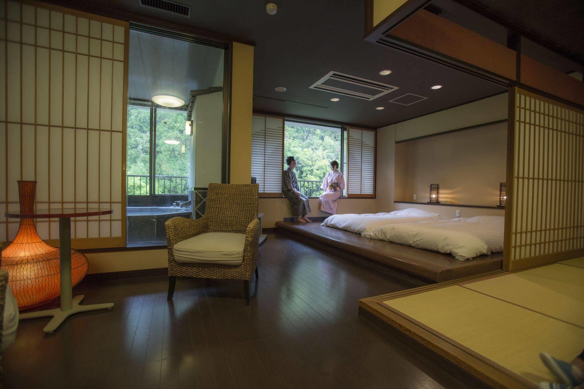 Yamanakaonsen Ohanami Kyubei Кага Екстериор снимка